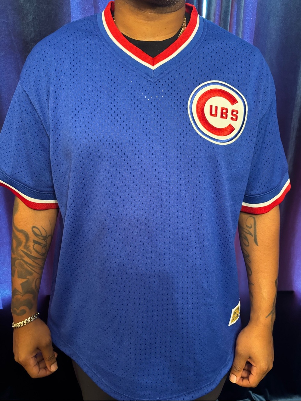 Men’s XXL Blue Chicago Cubs Mesh V-Neck Jersey with Red and White Trim